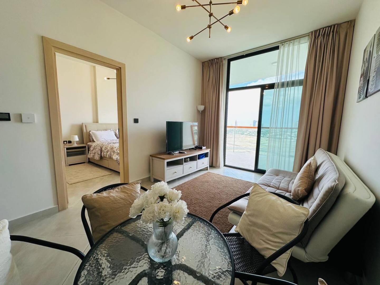 Apartment Modern 1br With Pool & Gym In Al Jaddaf Dubai